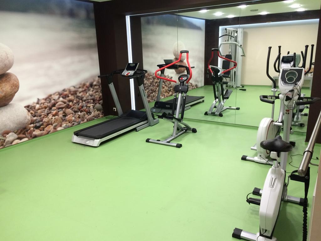 东街公寓 格但斯克 客房 照片